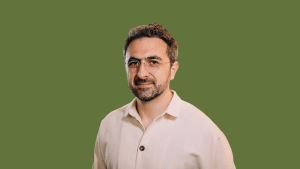 Convivere con l'A.I.: la sfida del nostro secolo secondo Mustafa Suleyman, autore di "L'onda che verr&agrave;" e fondatore di Deep Mind.